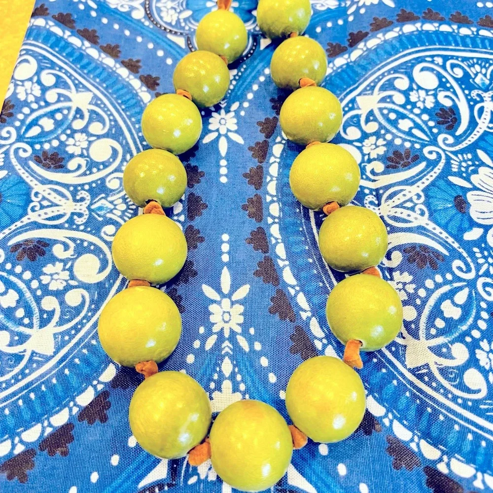 Avocado Green Wooden Bead Necklace Leather Tie New Fashion Earrings & New Bangle - Picture 3 of 7